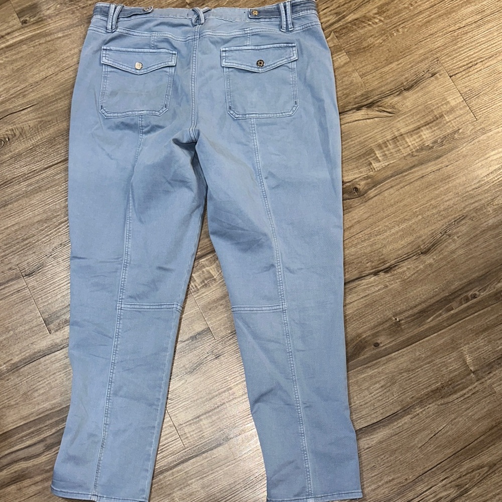 White House Black Market Light Gray Cargo Pants - Picture 4 of 4